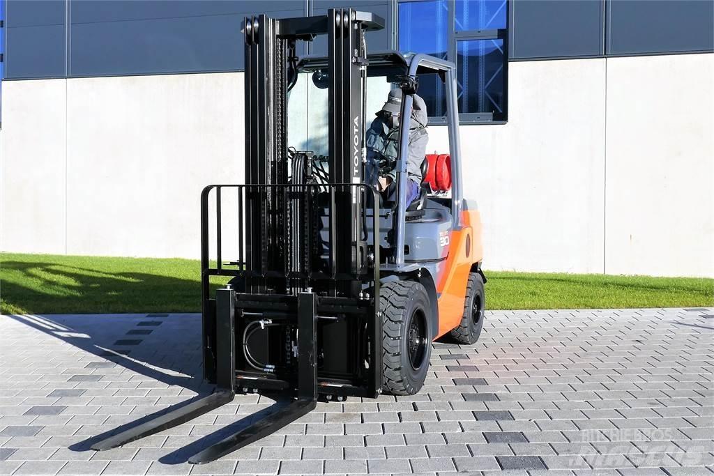 Toyota 02-8FGF30 液化石油氣LPG卡車