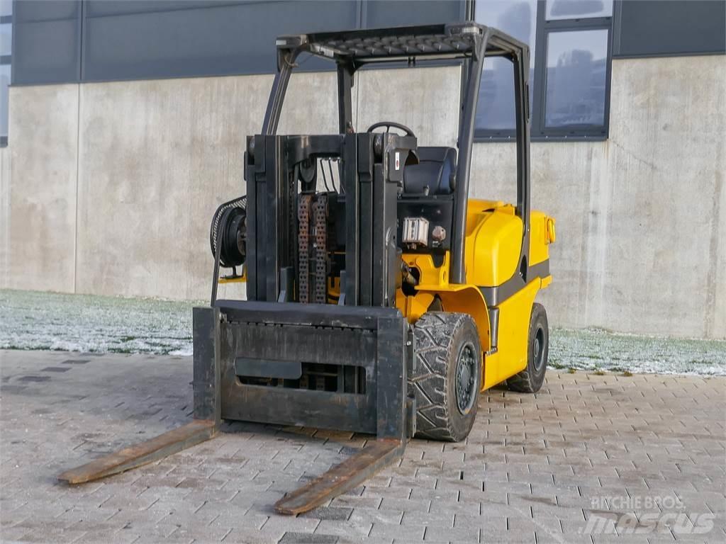Yale GDP 40VX6 V2471 柴油卡車