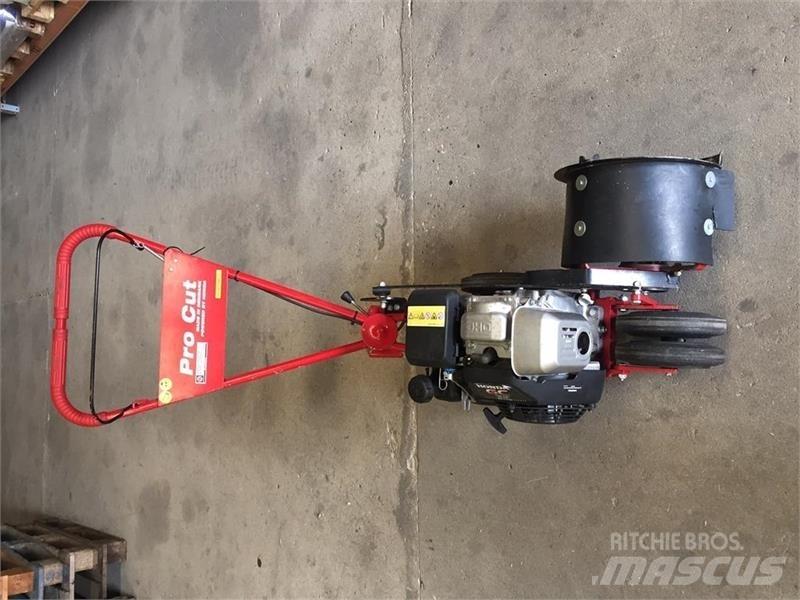  Pro-Cut 長草、修整和環繞割草機