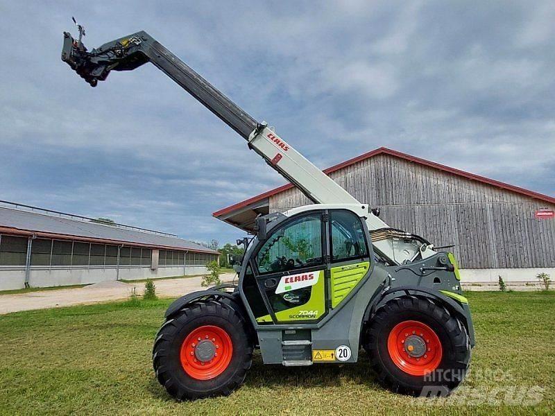 CLAAS Scorpion 7044 伸縮臂操作車
