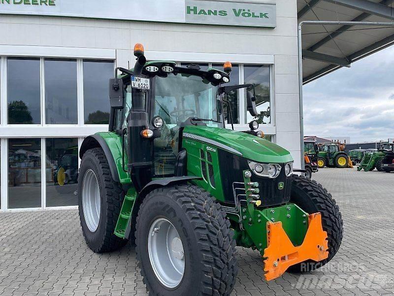 John Deere 6120M 曳引機