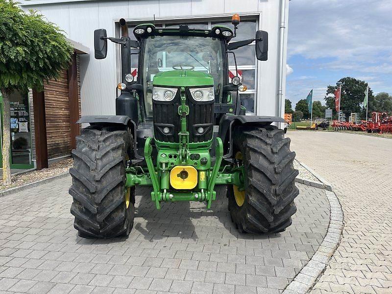 John Deere 6215R 曳引機