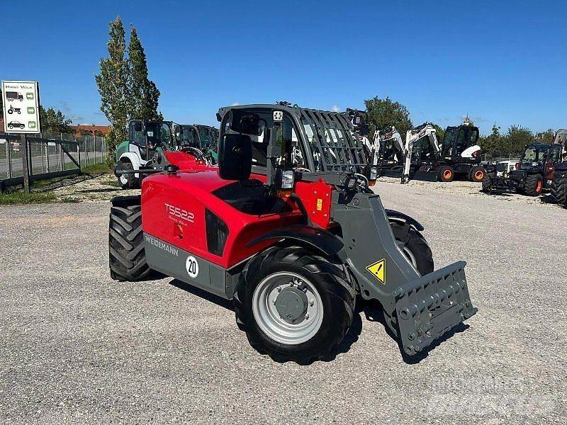 Weidemann T5522 伸縮臂操作車