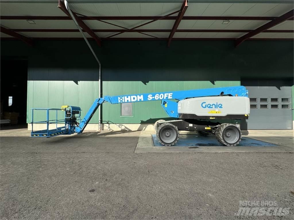 Genie S-60 FE 曲臂高空作業車