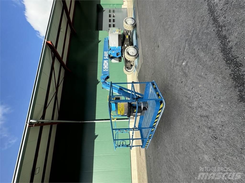 Genie S-60 FE 曲臂高空作業車