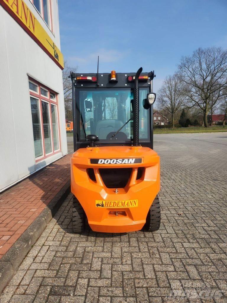 Doosan D30S-7 柴油卡車