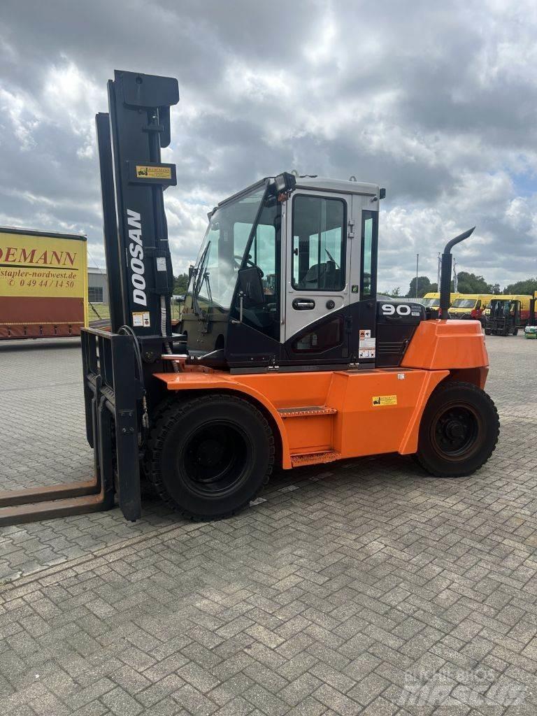 Doosan D90S-7 柴油卡車