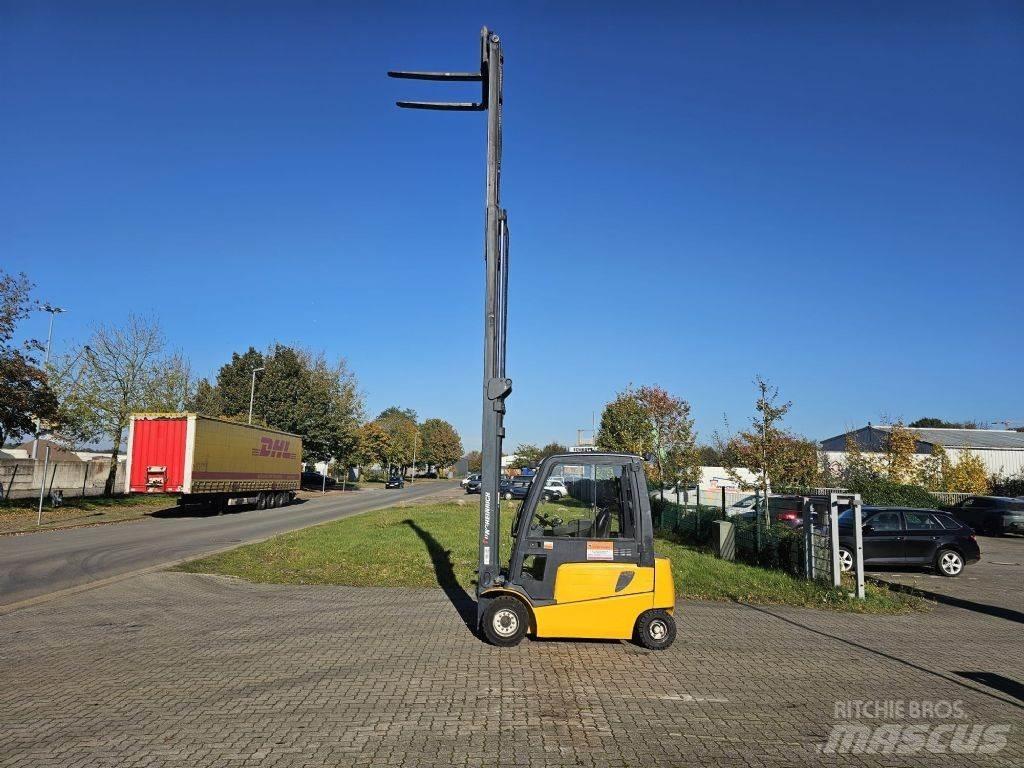 Jungheinrich EFG430 電動堆高機