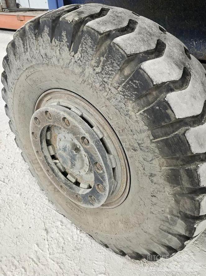 Kalmar DCD28-1200LB 柴油卡車