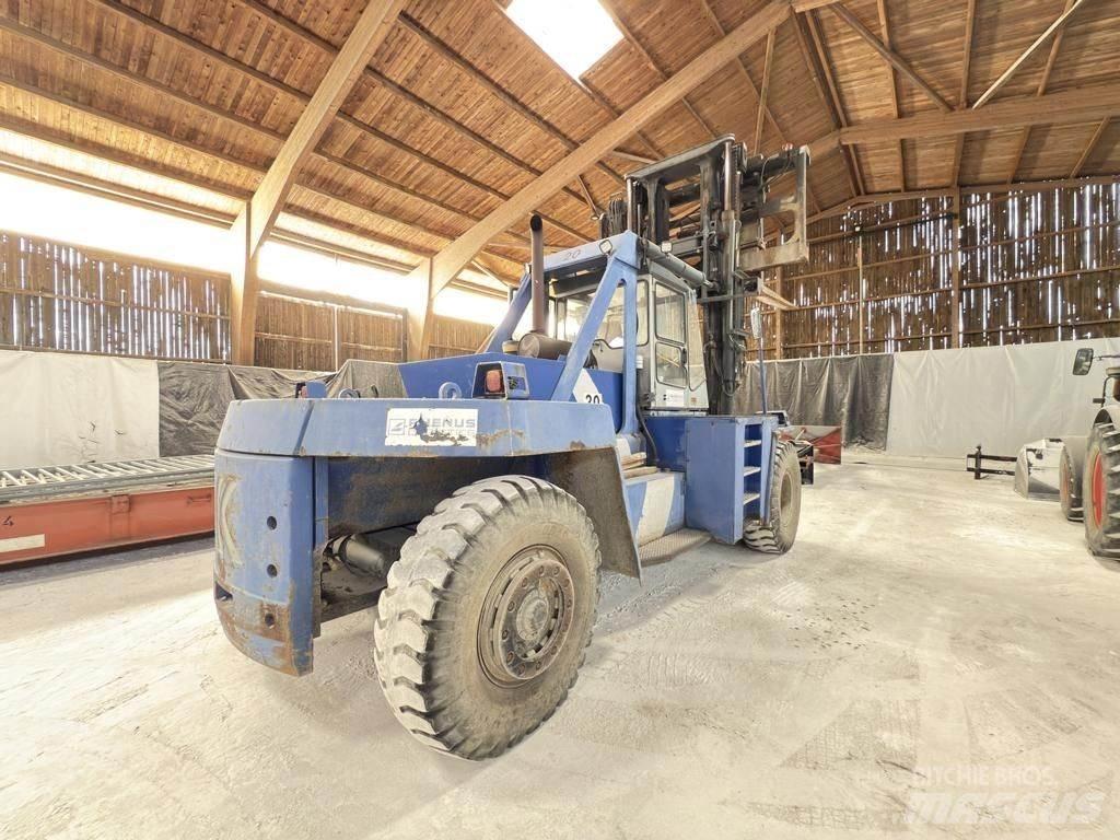 Kalmar DCD28-1200LB 柴油卡車