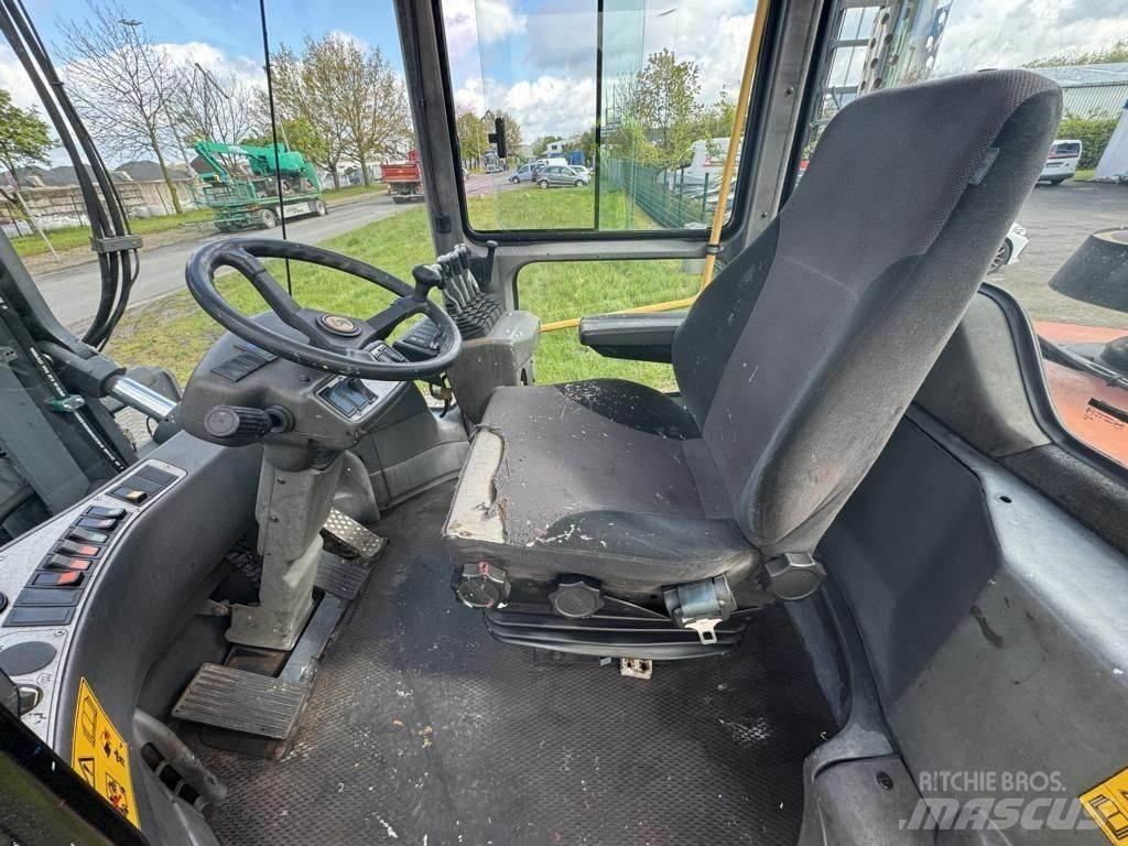 Kalmar DCE160-12 柴油卡車