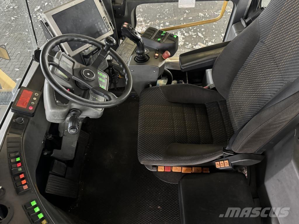 Kalmar DRF450-70S5X 前伸型堆積機