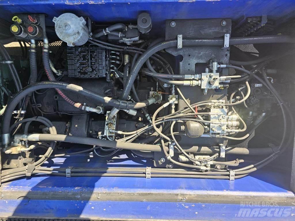 Kalmar DRG420-60S5 前伸型堆積機