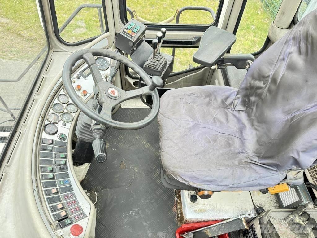 Svetruck ECS6H 貨櫃搬運機