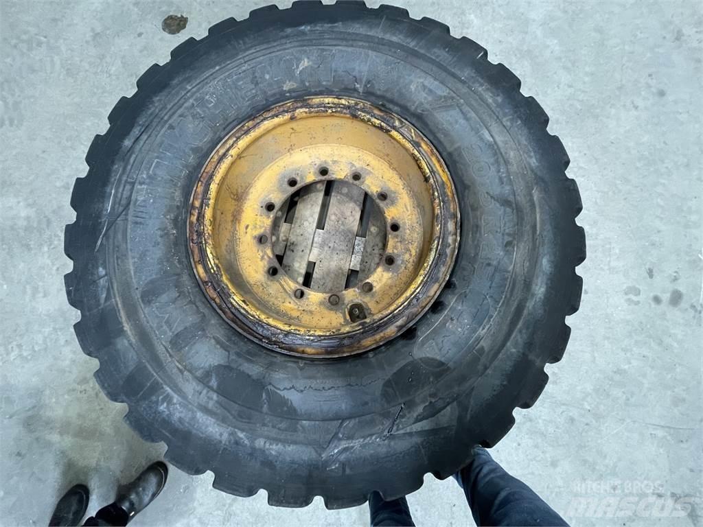  20.5xR25 Dæk på fælg 輪胎、車輪和輪圈
