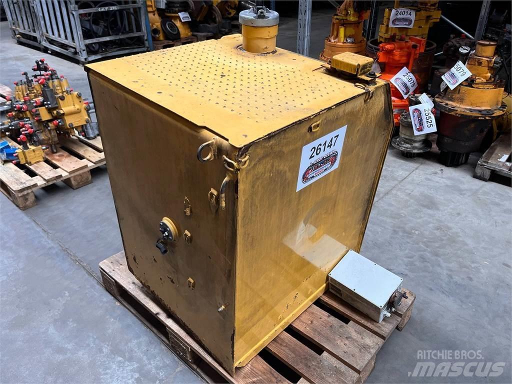 CAT 323D brændstoftank 其他組件