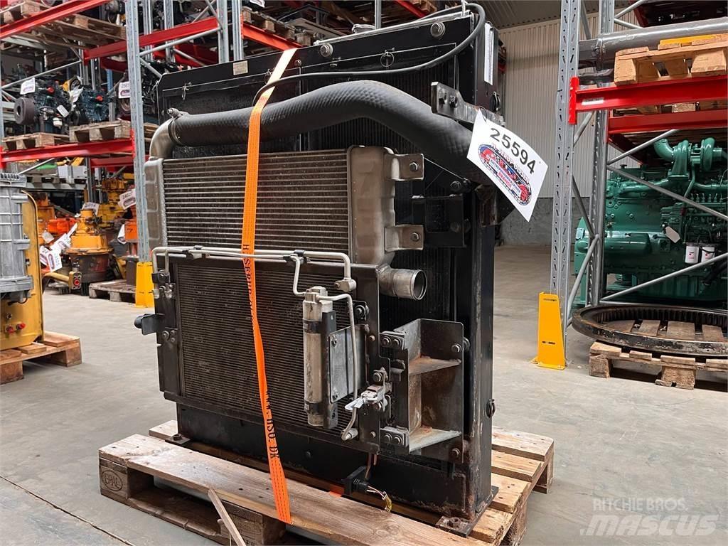CAT 323D køler 引擎/發動機