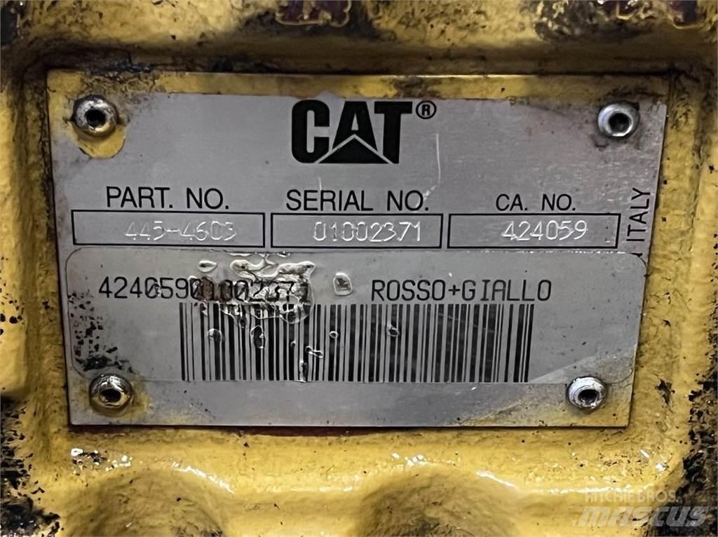 CAT 908M, Frontaksel 軸