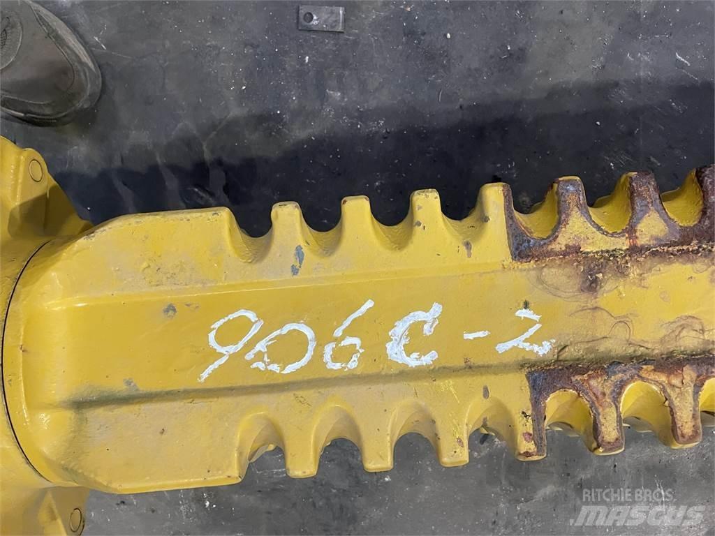 Hydrema 906C-2 frontaksel 軸