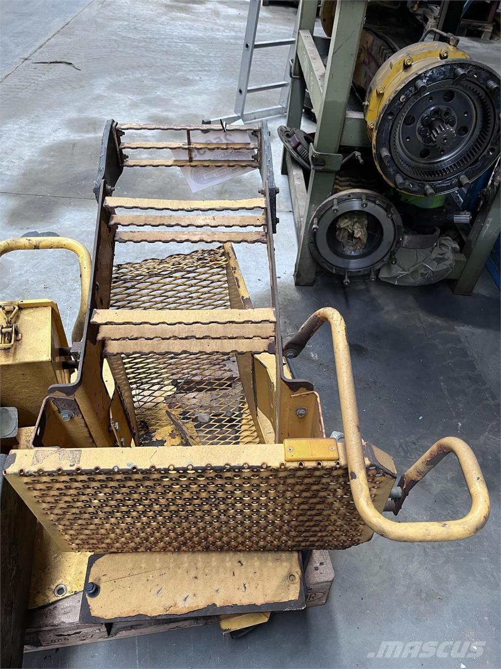  Trappe, Volvo L90E 其他組件