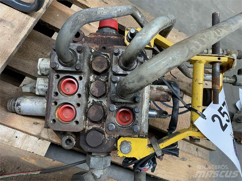 Volvo 4400 hovedventilblok 油壓