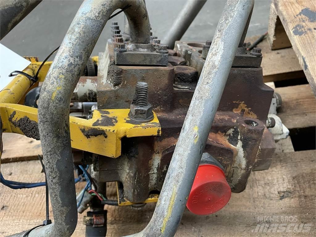 Volvo 4400 hovedventilblok 油壓