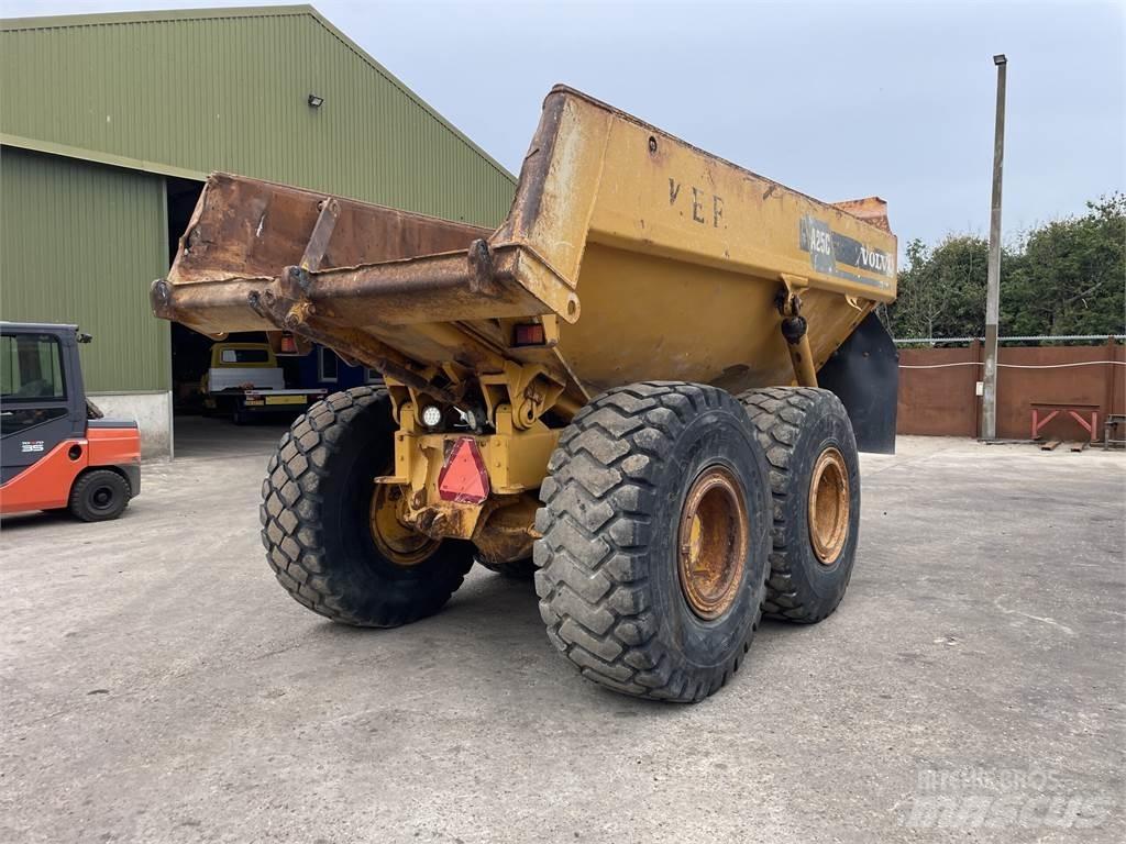 Volvo A25C dumpervogn 6x6 側卸礦車