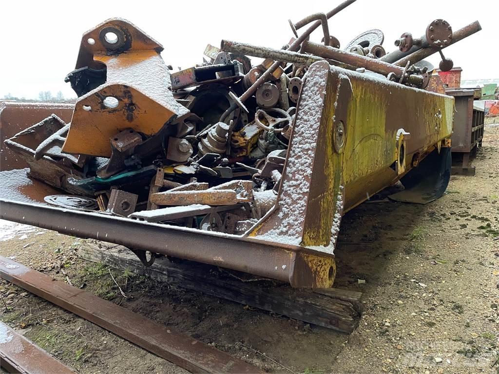 Volvo A25D dumperkasse 側卸礦車