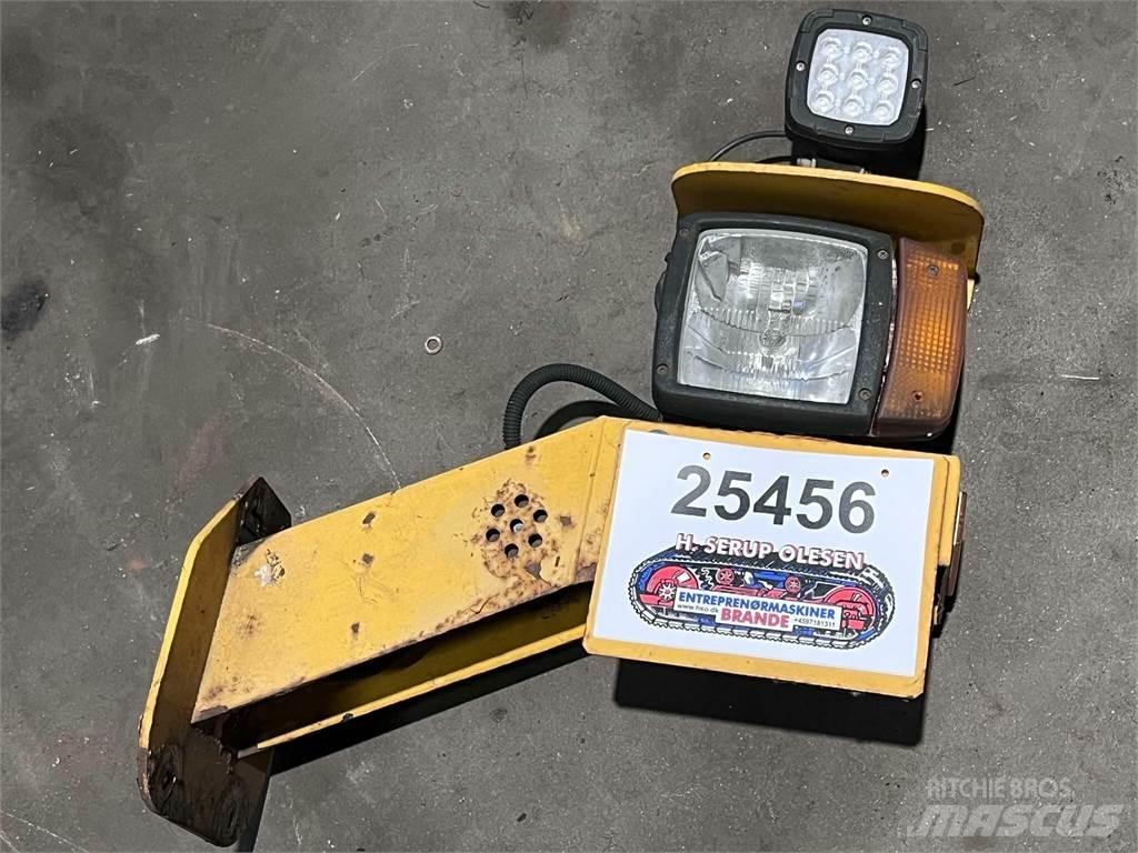 Volvo L120F frontlygte 電子設備