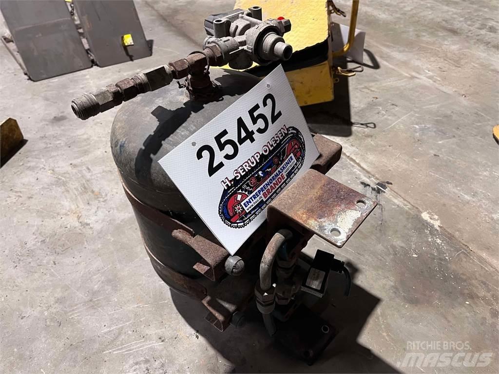 Volvo L120F lufttank 其他組件