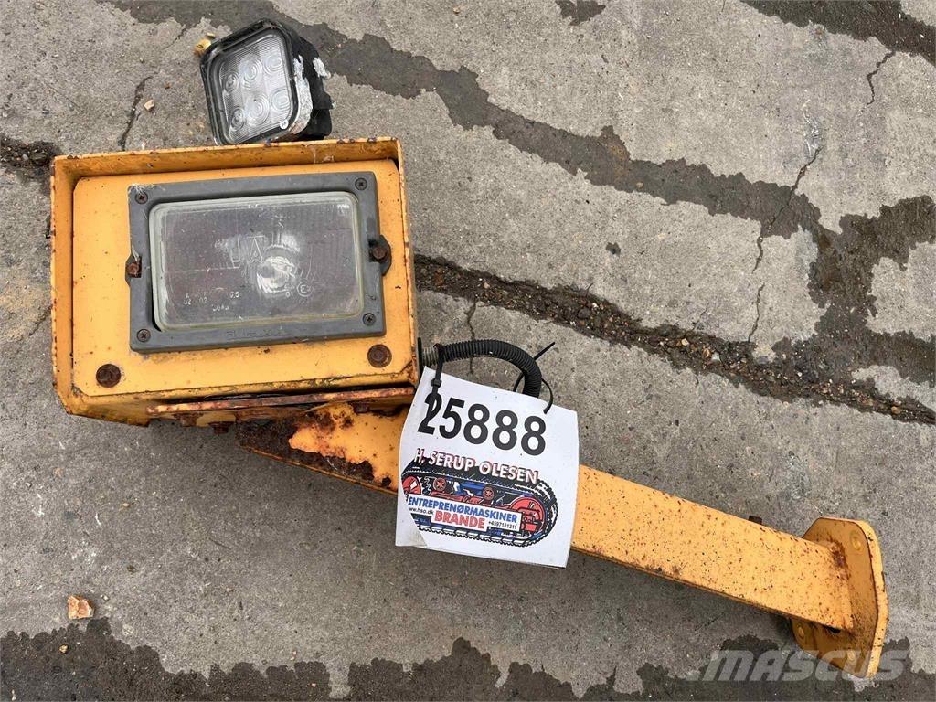 Volvo L220E frontlygte 電子設備