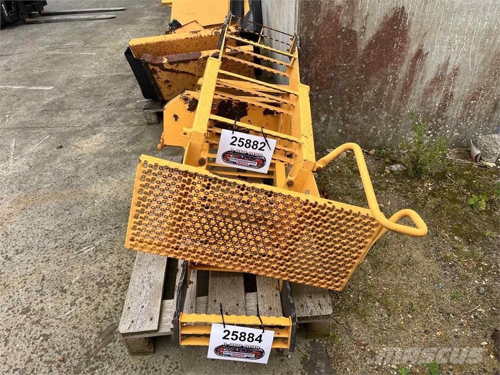 Volvo L220E trappe 其他組件