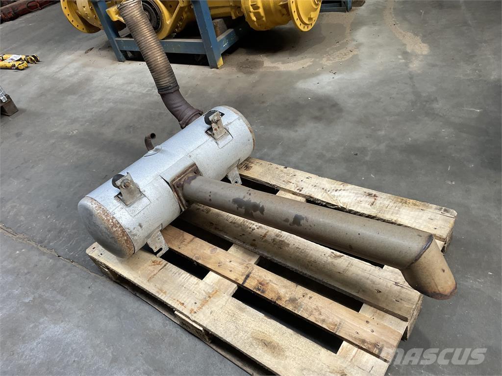 Volvo L70B lyddæmper 引擎/發動機