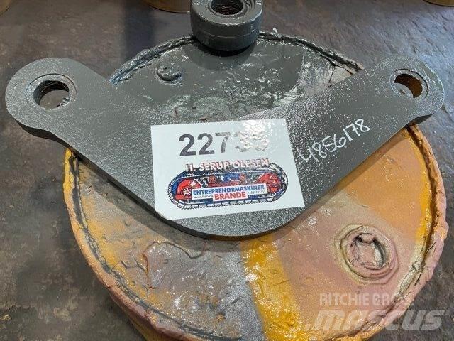 Volvo L90B Link Arm 其他組件