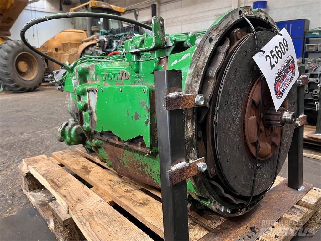Volvo SR1700 transmission 傳動裝置