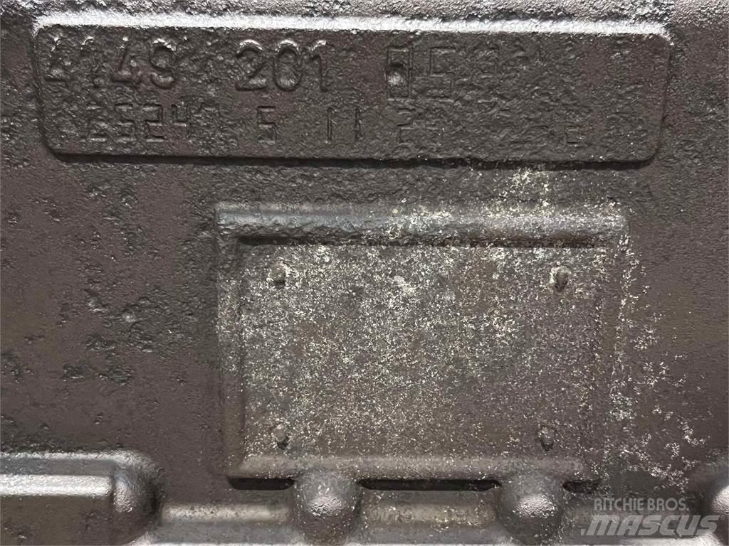 ZF transmission 傳動裝置