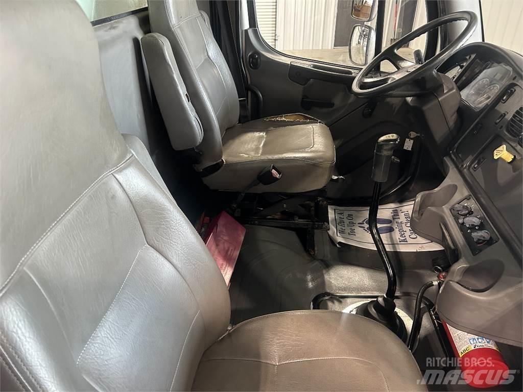 Freightliner M2 其他貨車