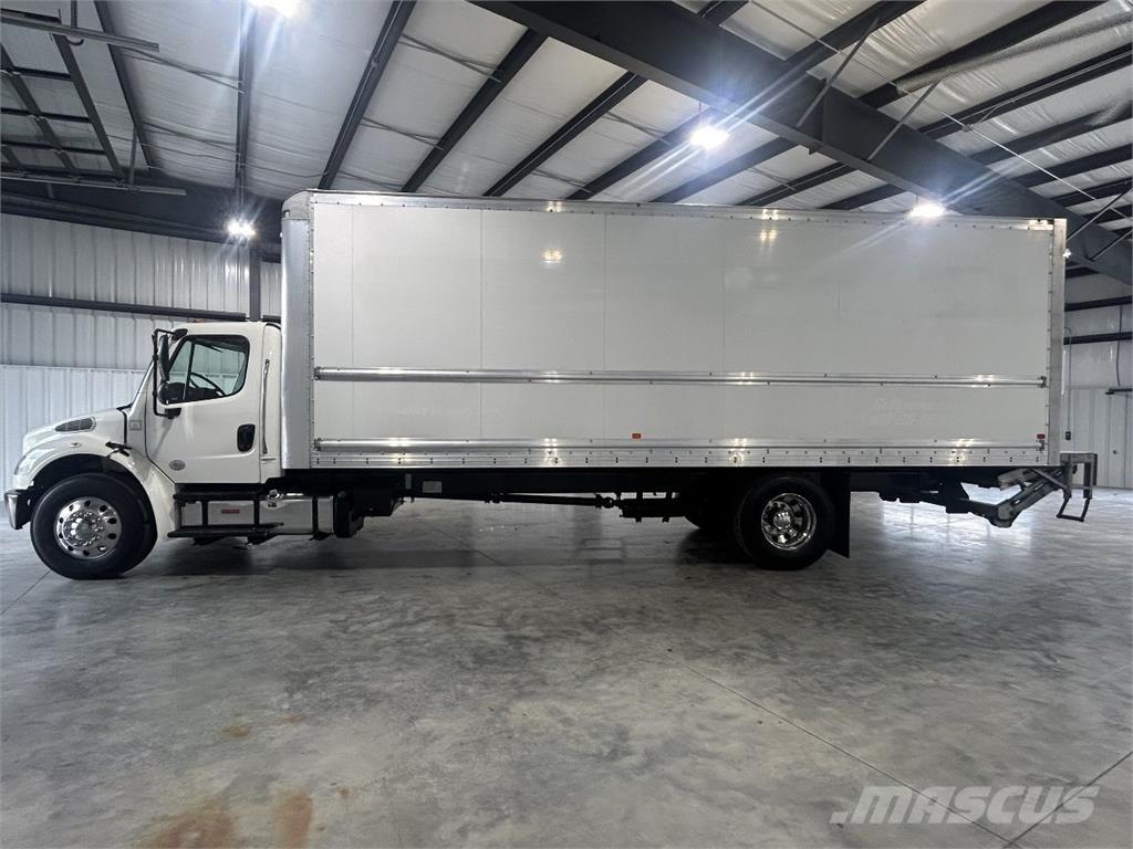 Freightliner M2 貨箱式卡車