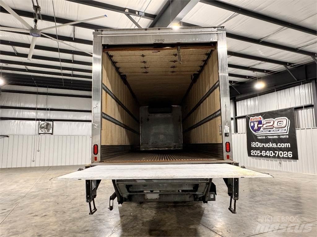 Freightliner M2 106 溫控卡車