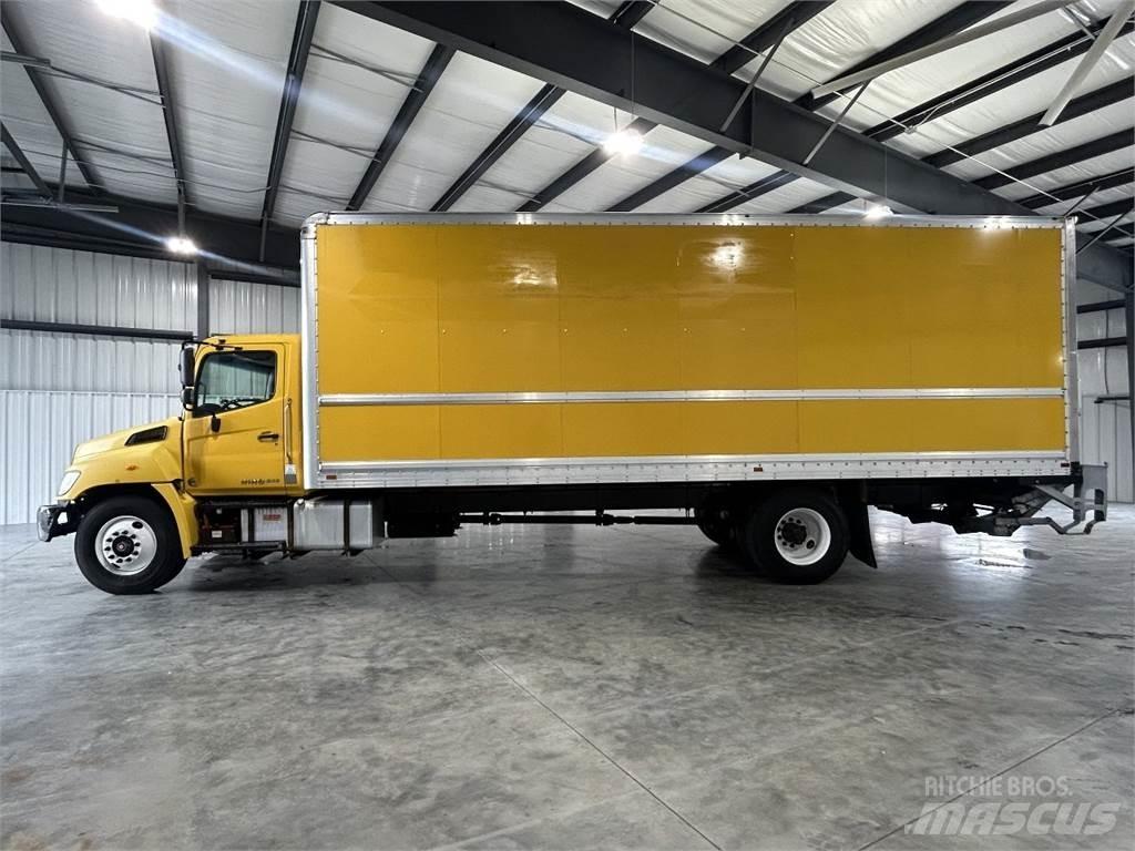 Hino 268 貨箱式卡車