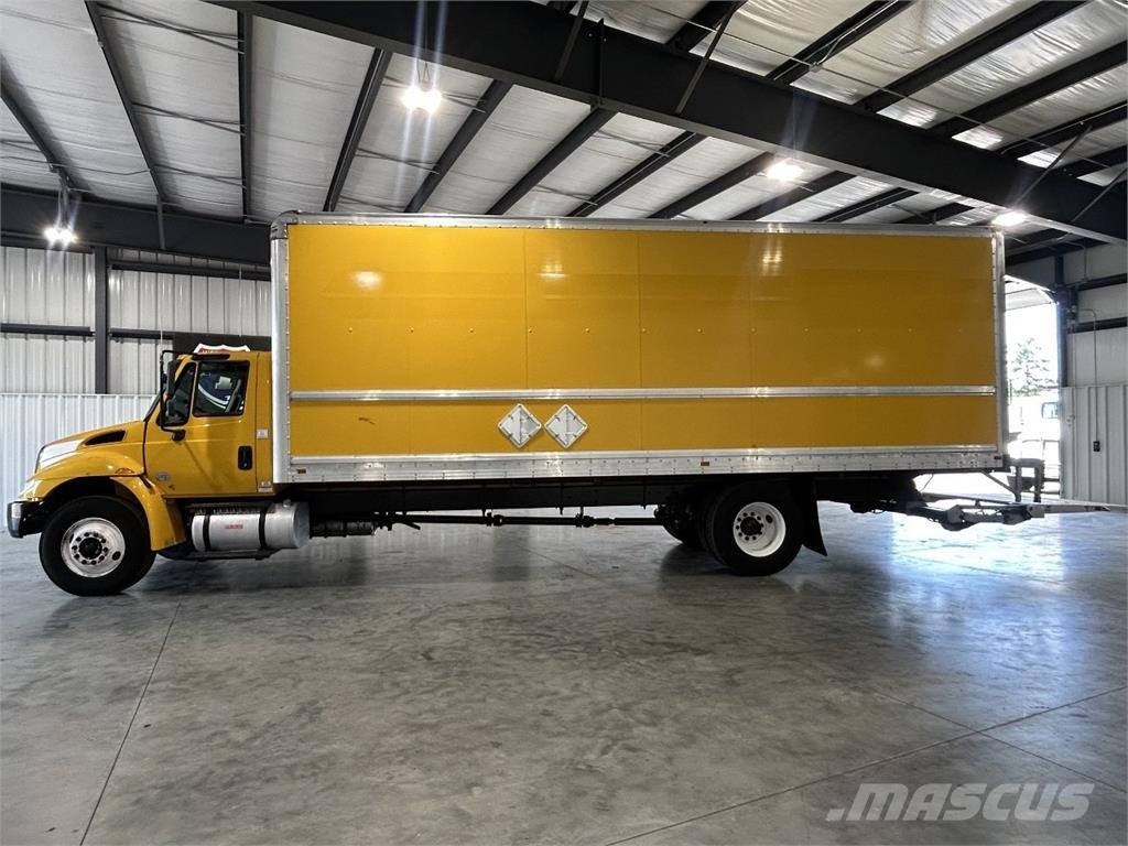 International 4300 貨箱式卡車