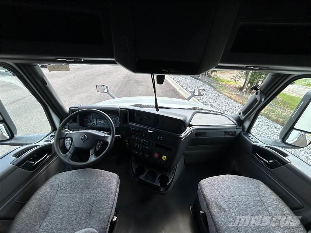International LT625 曳引機組件