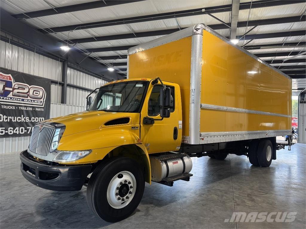 International MV607 貨箱式卡車