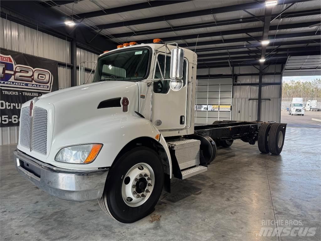 Kenworth T270 商用底盤車
