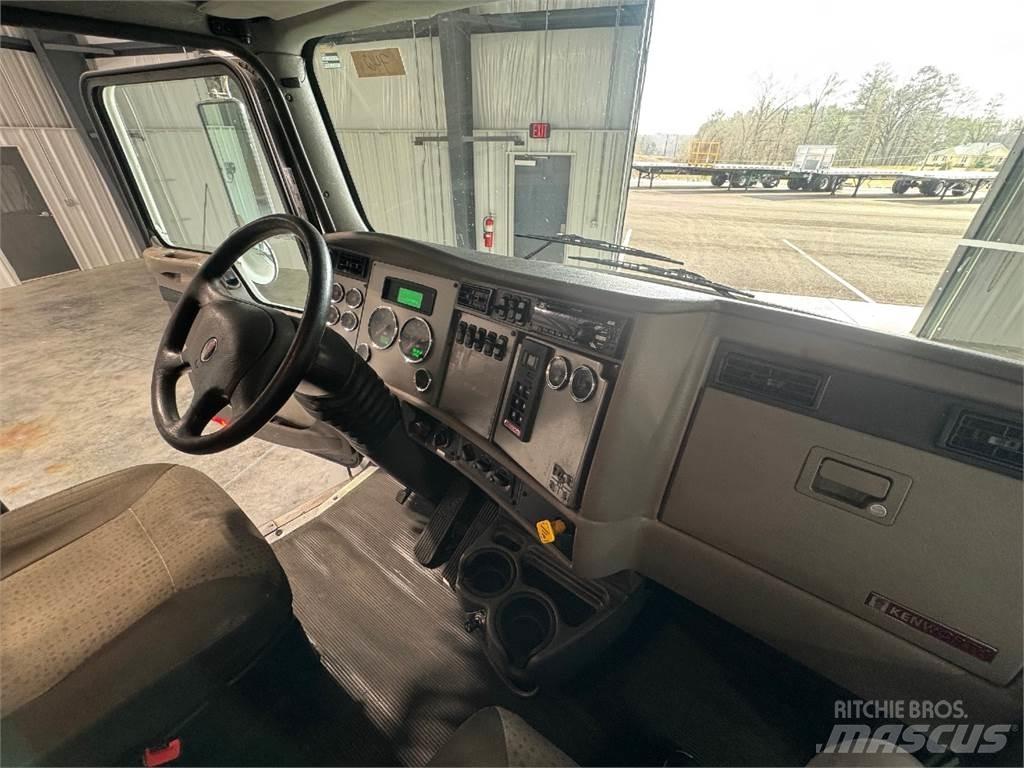 Kenworth T270 商用底盤車