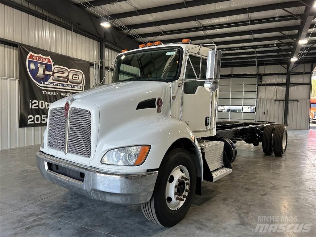 Kenworth T270 商用底盤車
