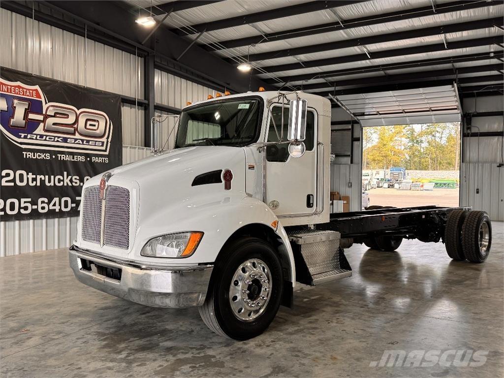 Kenworth T270 商用底盤車