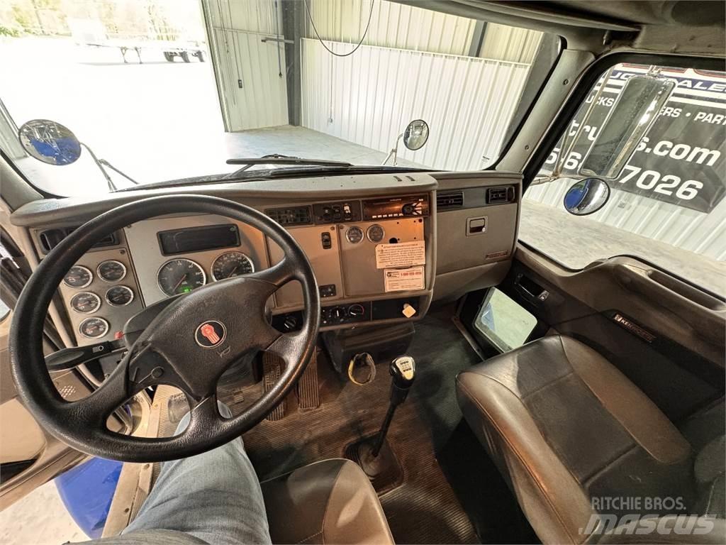 Kenworth T370 平板式/側卸式卡車