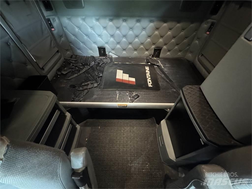 Kenworth T680 曳引機組件