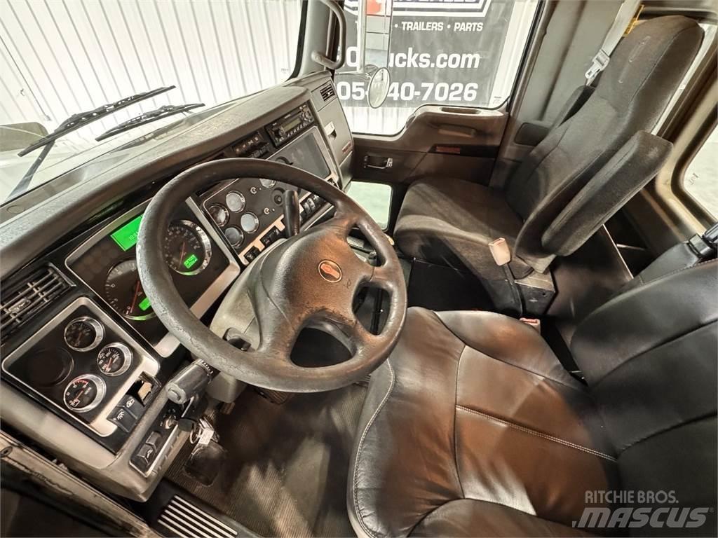 Kenworth T800 曳引機組件